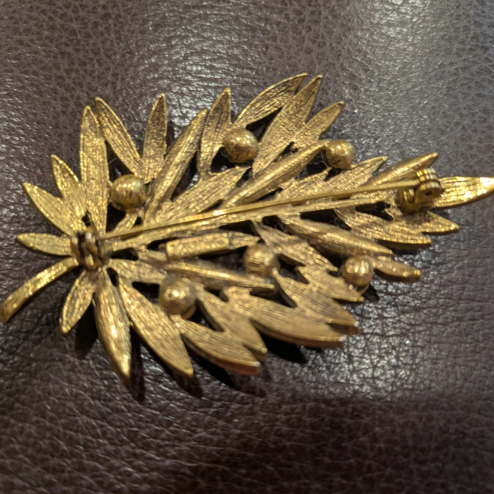 Vintage Elegant Gold Tone Leaf Brooch with Crystal Accents 2.5